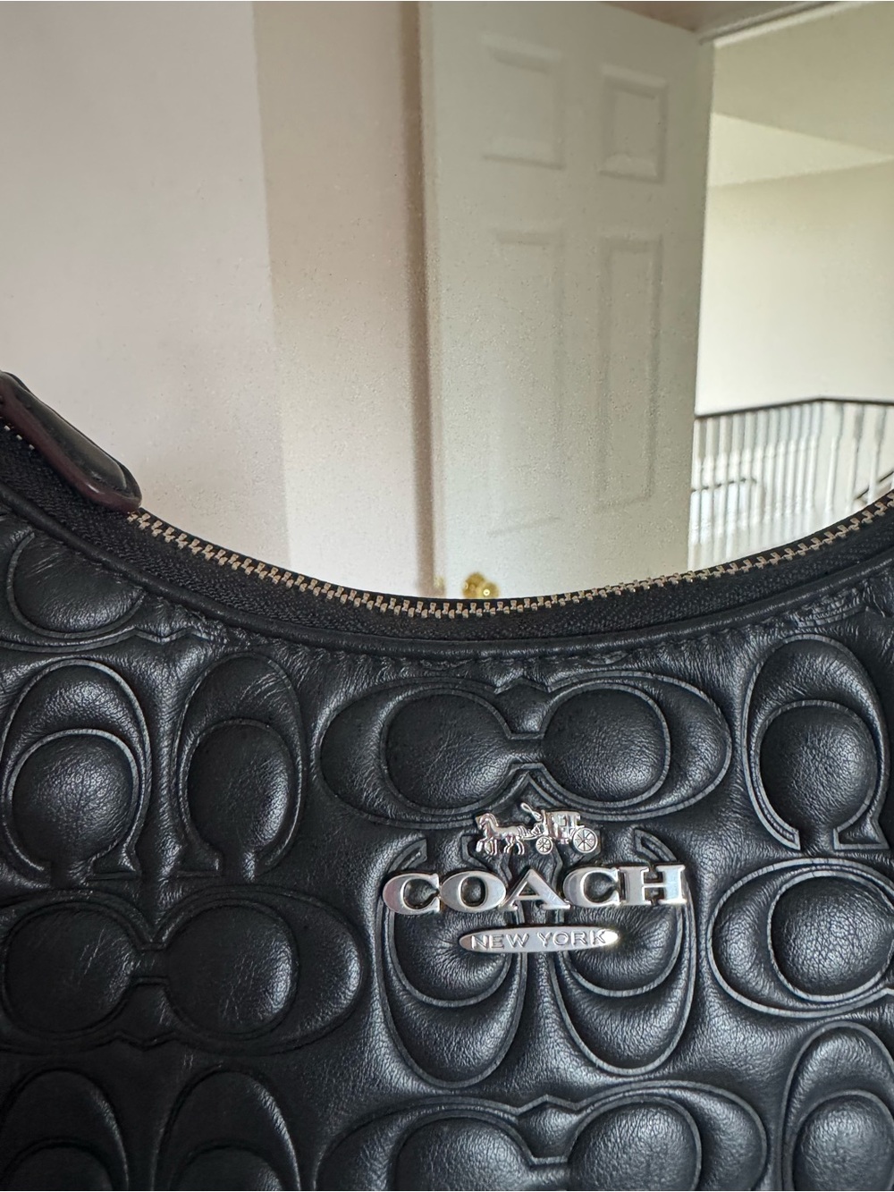 Coach Teri Hobo Bag Embossed Signature Leather - Picture 4 of 9